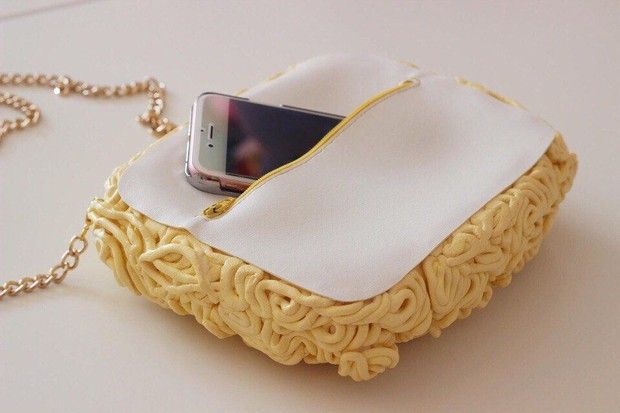 Tas bentuk Roti Baguette hingga Mie Instan Ini Bikin Laper