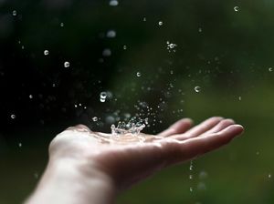 Berapa Kecepatan Jatuhnya Air Hujan?