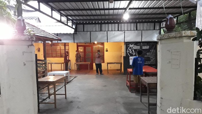 TPS 22 RT 04 RW 13 Kelurahan Manahan, Banjarsari, Solo lokasi Gibran Rakabuming Raa nyoblos, Selasa (8/12/2020).