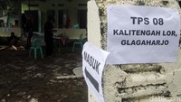 Komisi Pemilihan Umum (KPU) Kabupaten Sleman memutuskan untuk memindahkan satu Tempat Pemungutan Suara (TPS) Padukuhan Kalitengah Lor, Glagaharjo, Cangkringan ke Balai Desa Glagaharjo.