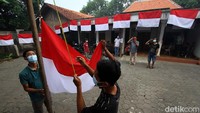 Panitia tampak menggelar latihan upacara bendera.