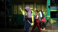 Diketahui ada dua pasangan calon yang akan berebut kursi menjadi Wali Kota dan Wakil Wali Kota Depok. Dua paslon Pilwalkot Depok itu adalah Pradi Supriatna-Afifah Alia dan Mohammad Idris-Imam Budi Hartono.