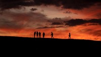 Bukit pasir di Maspalomas memang terkenal dengan keindahannya jika mendekati matahari terbenam.  