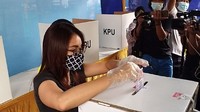 Meski masih berada di masa pandemi, Ayu Ting Ting ogah untuk golput. Foto: Pingkan Anggraeni/detikcom
