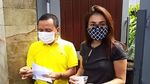Ogah Golput, Ayu Ting Ting Nyoblos Ditemani Ayah Rojak
