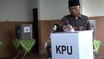 Bagyo Rival Gibran Nyoblos di TPS Penumping