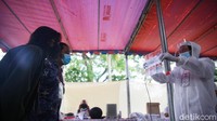 Penghitungan tersebut dilakukan di TPS 46, Pakujaya, Serpong Utara, Tangerang Selatan, Rabu (9/12/2020). 