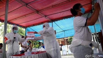 Begini Momen Penghitungan Suara Pilkada Tangsel
