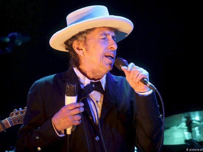 Bob Dylan Jual Hak Cipta Seluruh Lagunya Kepada Universal Music