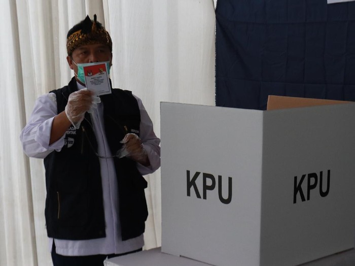 Bupati Bandung Dadang Naser