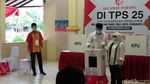 Momen Machfud Arifin dan Eri Cahyadi Nyoblos di Pilwali Surabaya