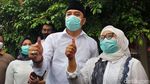 Momen Machfud Arifin dan Eri Cahyadi Nyoblos di Pilwali Surabaya