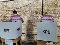 Nyoblos Bareng Keluarga, Cawalkot Cilegon Helldy Targetkan Raih 40% Suara