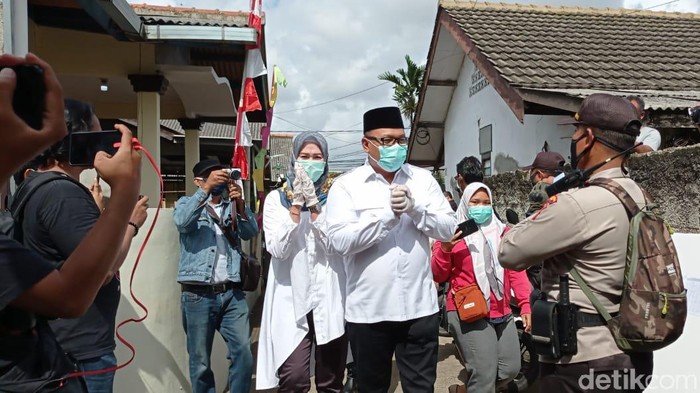 Cawalkot Depok Pradi Supriatna mencoblos di TPS 15