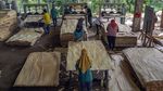 Geliat Produksi Kayu Lapis Ekspor di Batang