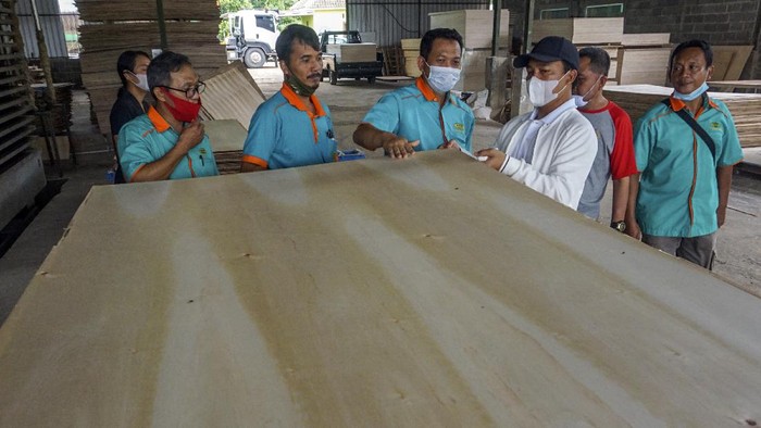 pix Loker Pabrik Kayu Di Daera Boja Kendal geliat produksi kayu lapis ekspor di batang