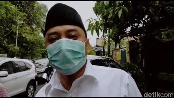 Eri Cahyadi ke rumah Wali Kota Risma