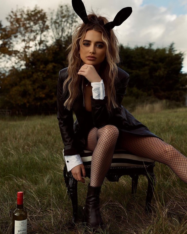 Inilah pesona seksi Georgia yang sempat membuat Stephen Bear yang merupakan bintang Big Brother tergila-gila. Tapi kini mantan pasangan itu tengah perang dingin. Bear membantah telah menyebarkan video intim yang diklaim diambil dari CCTV itu.  Foto: dok. Instagram