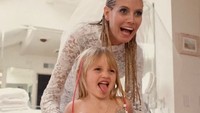 Ternyata penampilan seksinya itu diprotes oleh anak-anaknya. Dok. Instagram/heidiklum