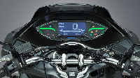 Honda PCX 160 dilengkapi panel kluster digital dan sistem kunci kontak Honda SMART Key. Foto: Honda