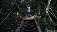 Ia juga mengatakan subsidi bunga kredit dan adanya kemudahan restrukturisasi kredit di masa pandemi yang diberikan oleh pemerintah melalui BRI sangat membantu Dulkahar dan juga kelompoknya dalam melakukan pekerjaan di masa sulit seperti saat ini.
