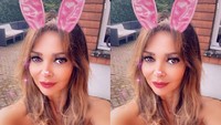Bintang televisi Lizzie Cundy juga kerap tampil seksi dalam unggahannya di media sosial. Dok. Instagram/lizziecundy