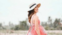 Louise Anastasya jarang terlihat di layar kaca belakangan ini. Foto: Instagram Louise Anastasya
