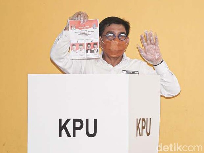 Machfud Arifin nyoblos