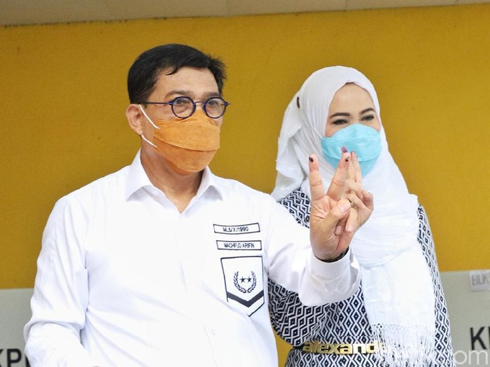 Machfud Arifin nyoblos