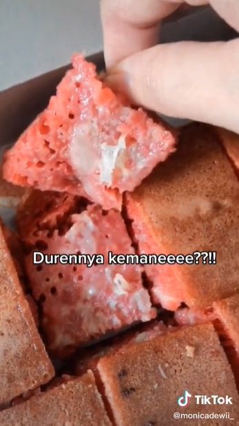 Netizen beli martabak zonk