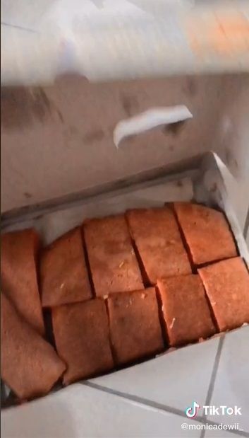 Netizen beli martabak zonk