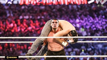 Laga Juventus VS Barcelona mempertemukan Cristiano Ronaldo dan Lionel Messi. Ronaldo ibarat pegulat yang mengalahkan Messi (Twitter)