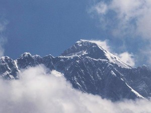 Gunung Everest Tiba-tiba Lebih Tinggi, Kok Bisa?