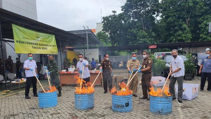 Narkoba dari berbagai jenis senilai Rp 6 miliar dimusnahkan aparat Kejaksaan Negeri Jakarta Selatan