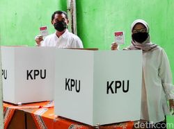Paslon 01 Pilbup Banyuwangi Mencoblos di Kediaman Masing-masing