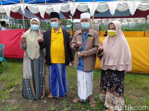 Paslon 01 Banyuwangi Mencoblos di Wilayah Masing-masing