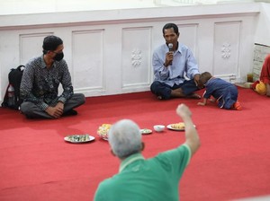 Ganjar Belajar Kejujuran dari Pemulung dan Penjual Sayur
