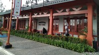 Di kawasan Pantjoran PIK ada restoran yang menarik perhatian. Di sini kamu bisa bersantap nasi lemak mantap yang sudah melegenda di Singapura. Foto: detikFood/Devi S. Lestari