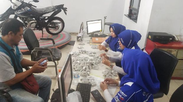 Pria ini beli Yamaha Nmax pakai uang receh