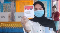 Adanya konsep adat ini membuat warga turut antusias untuk menyalurkan hak suaranya.  