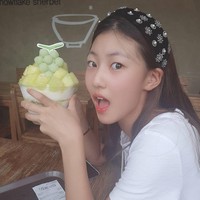 Karena dia masih muda, dia tidak tahu apa yang diinginkannya secara pasti. Sekarang dia sangat tertarik dengan golf jadi dia ingin tekan kontrak dengan sebuah agensi dulu, kata sang ibu. Foto: Instagram @yeonsu0405