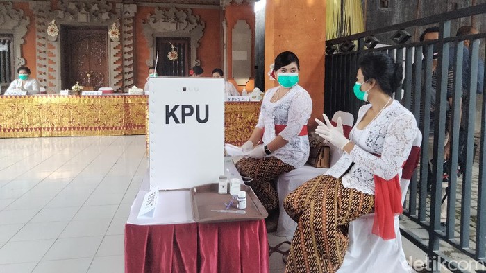 Suasana di TPS 17 di Kertasari, Panjer, Denpasar