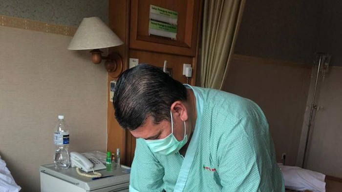 Warga yang tengah dirawat di rumah sakit karena COVID-19 mengikuti Pilkada Serentak 2020 di Kota Batam Kepulauan Riau, Rabu (9/12). (ANTARA/Dok pribadi Yusfa Hendri)