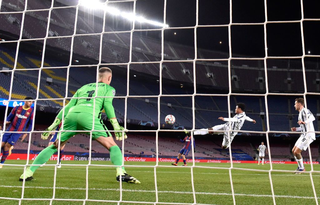 Weston McKennie BARCELONA, SPAIN - DECEMBER 08: Weston McKennie of Juventus F.C. celebrates after scoring their team's second goal during the UEFA Champions League Group G stage match between FC Barcelona and Juventus at Camp Nou on December 08, 2020 in Barcelona, Spain. Sporting stadiums around Spain remain under strict restrictions due to the Coronavirus Pandemic as Government social distancing laws prohibit fans inside venues resulting in games being played behind closed doors. (Photo by David Ramos/Getty Images)