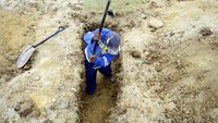 Menteri Kesehatan Afrika Selatan, Zweli Mkhize, pada Rabu (9/12/2020), mengumumkan bahwa Afrika Selatan kini mengalami pandemi COVID-19 gelombang kedua.  