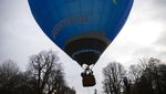 Aktivis Lingkungan Terbangkan Balon Udara di Belgia