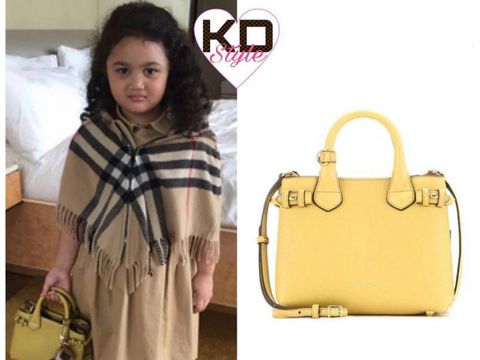 Gaya anak artis Indonesia dengan tas mewahnya.