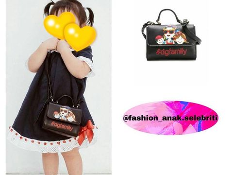 Gaya anak artis Indonesia dengan tas mewahnya.