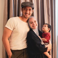 Ibrahim pun kini ikut jadi sorotan setelah ketenaran sang ayah. Senyum manis dan wajahnya yang ganteng disebut mirip dengan Arya Saloka. Foto: dok instagram