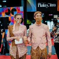 Daniel Mananta dikenal cukup tertutup mengenai kehidupan rumah tanggannya dengan Viola Maria Mananta. Jarang terlihat bersama, mereka pun cukup mengejutkan publik ketika terlihat bersama di hadapan media beberapa waktu lalu. Foto: Instagram @vjdaniel